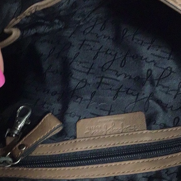 Vintage 54 soft, brown leather Fossil handbag. This bag has never been used. - Picture 5 of 9